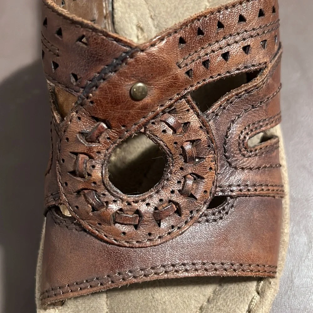 Bass Goldie Leather Wedge Sandal Womens 6M Brown Open Toe Slip on